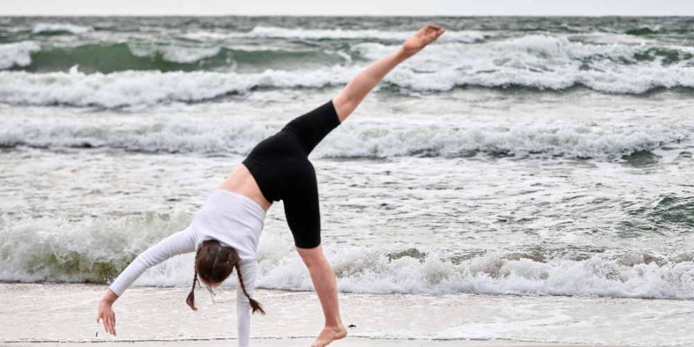 What are the natural ways to stay energetic without caffeine?