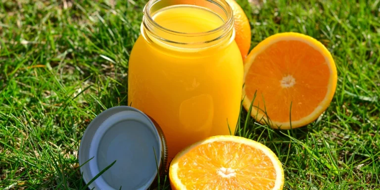 What are the best ways to maintain daily energy naturally?